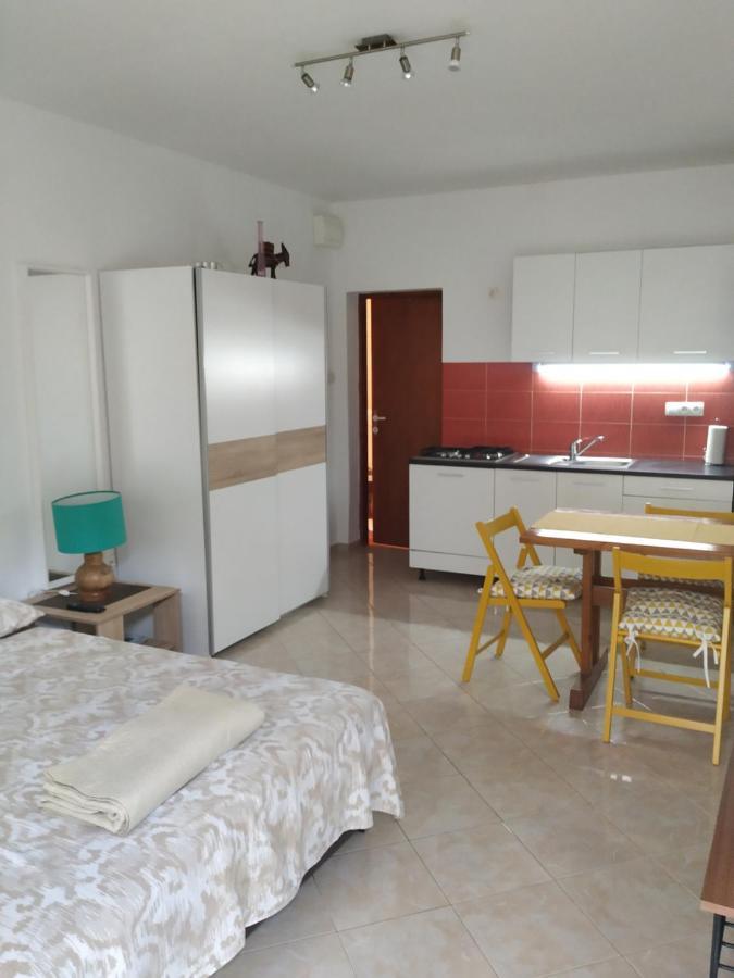 Studio Apartman Violeta II - 50M From The Beach Trogir Kültér fotó