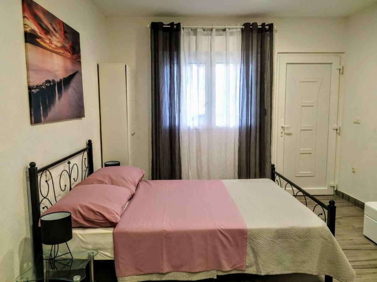 Studio Apartman Violeta II - 50M From The Beach Trogir Kültér fotó